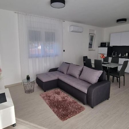 Gabi Apartment Grebastica Luaran gambar