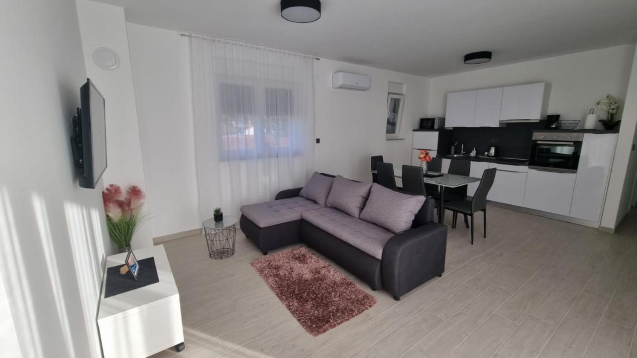 Gabi Apartment Grebastica Luaran gambar