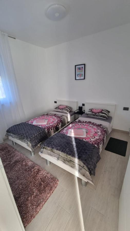 Gabi Apartment Grebastica Luaran gambar