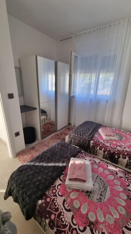 Gabi Apartment Grebastica Luaran gambar