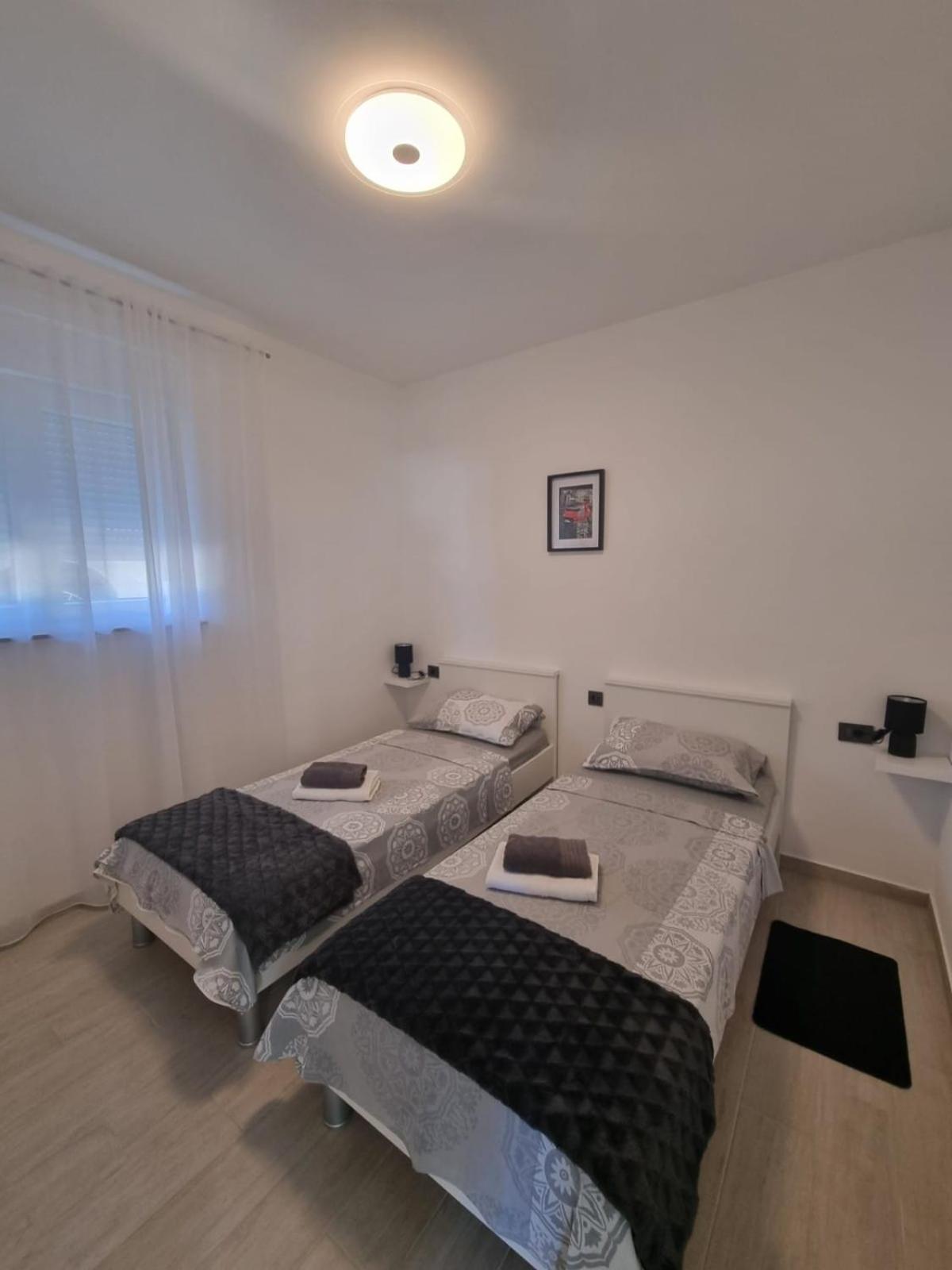 Gabi Apartment Grebastica Luaran gambar
