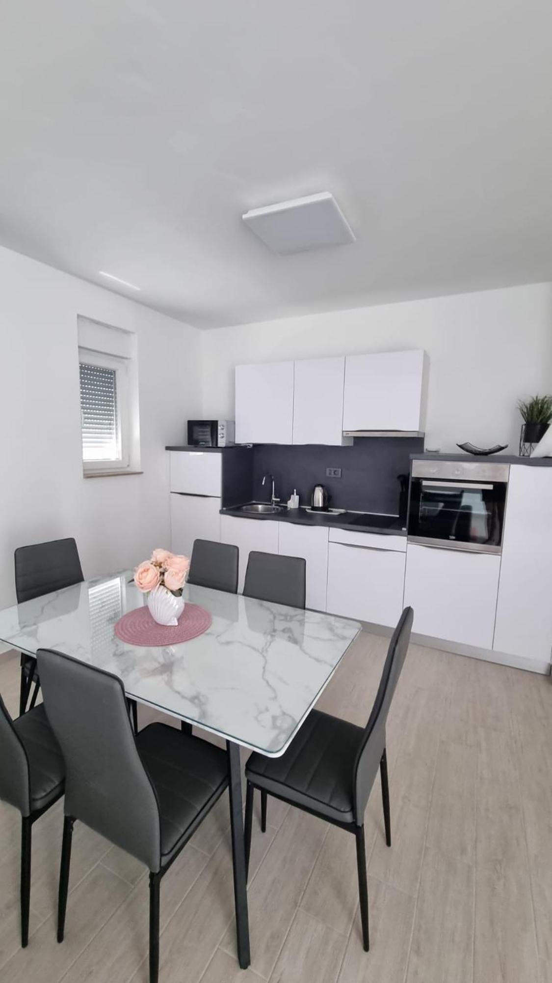 Gabi Apartment Grebastica Luaran gambar