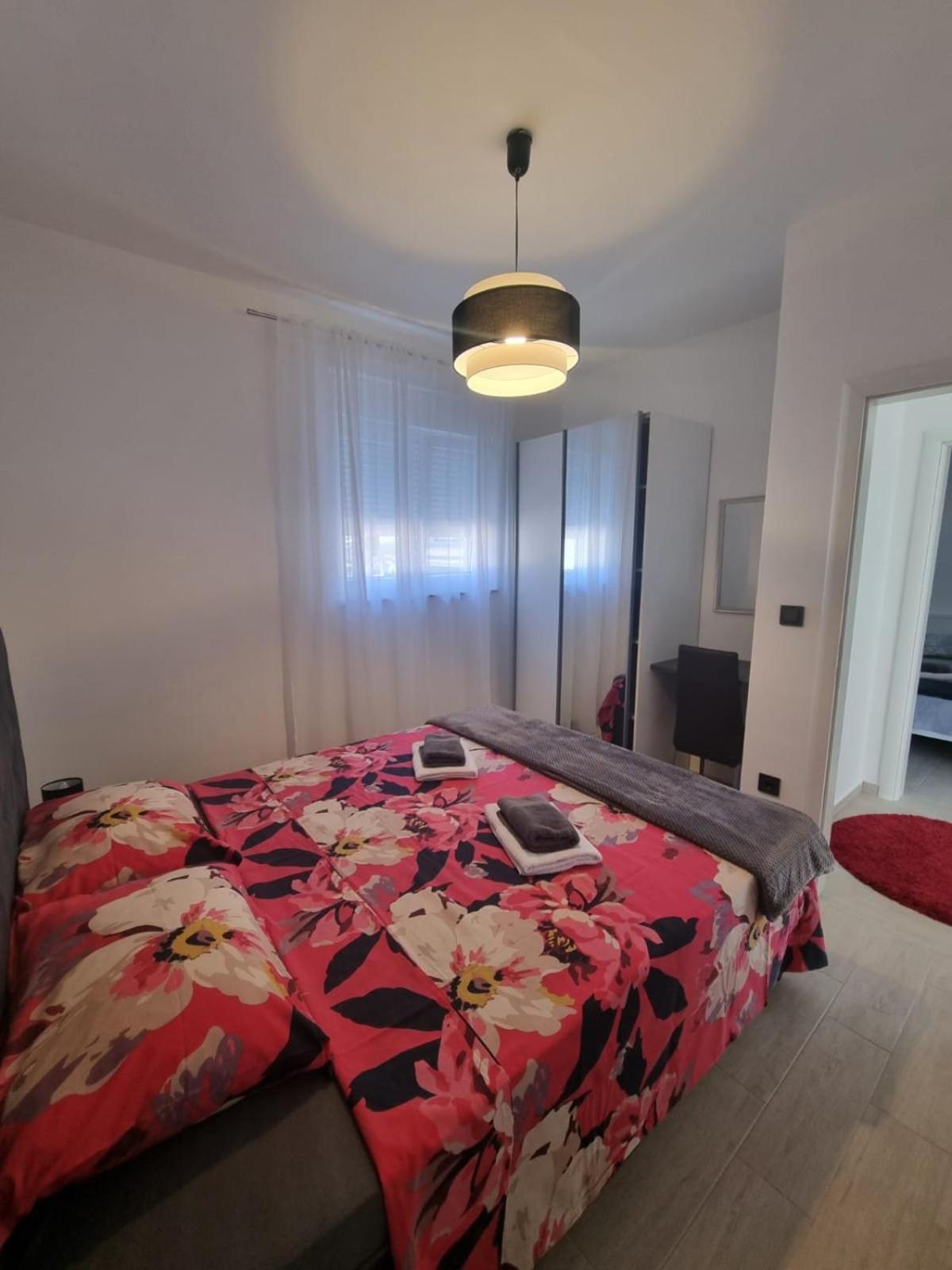 Gabi Apartment Grebastica Luaran gambar
