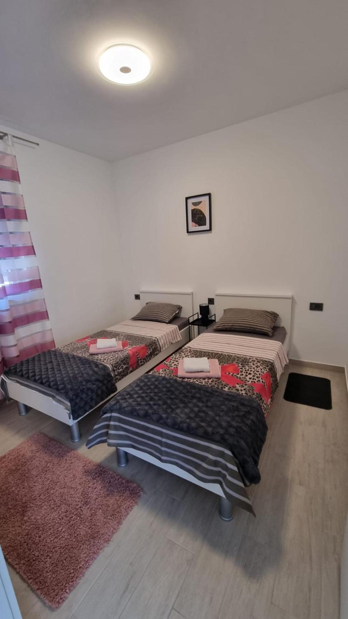 Gabi Apartment Grebastica Luaran gambar
