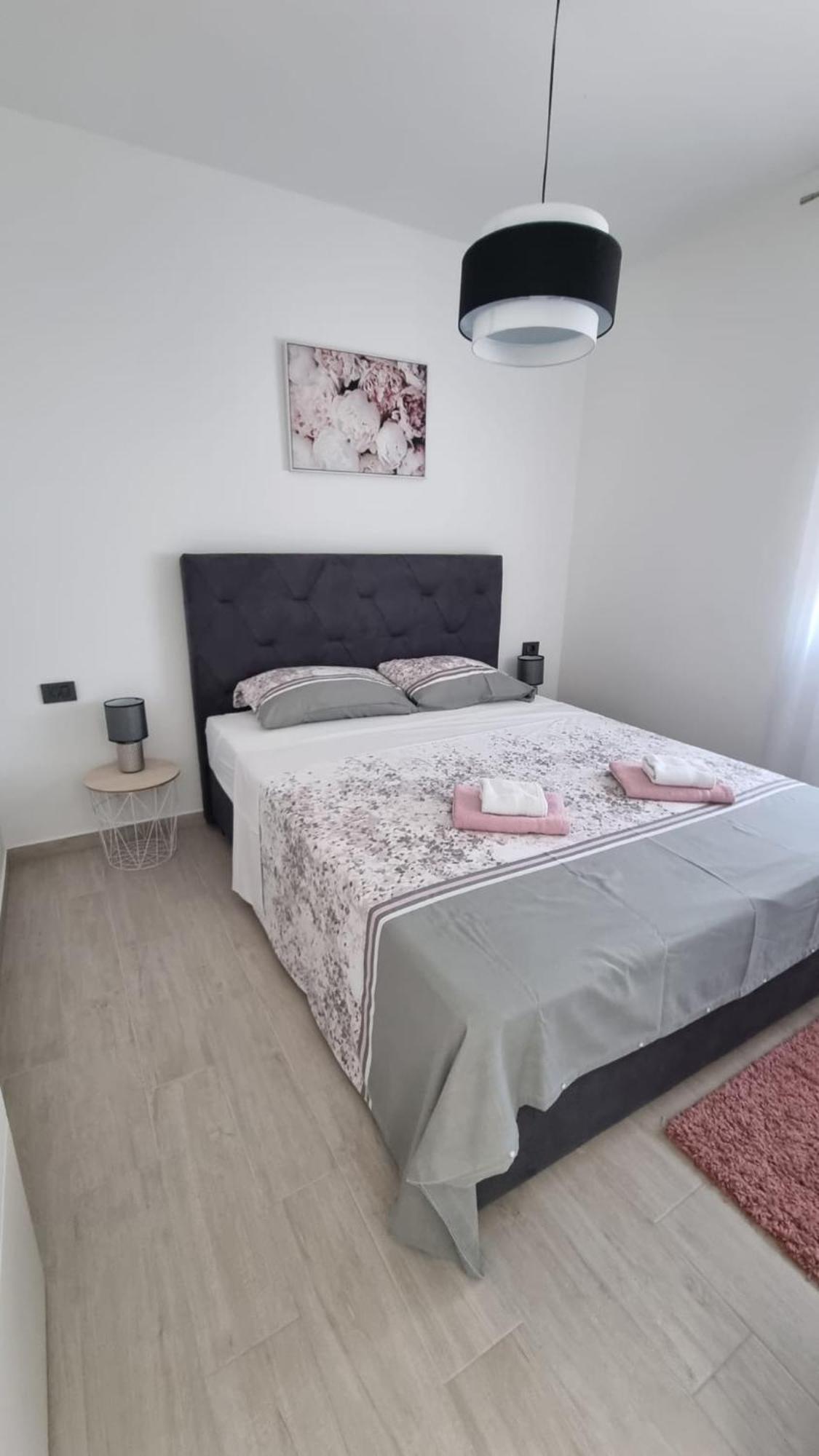 Gabi Apartment Grebastica Luaran gambar