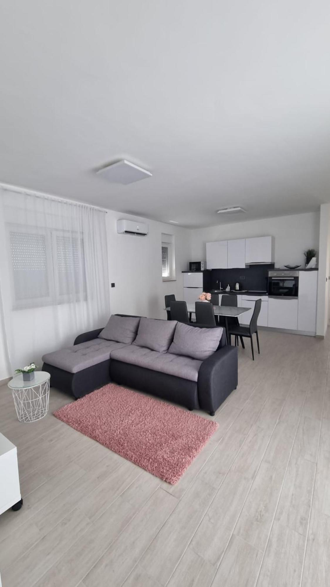 Gabi Apartment Grebastica Luaran gambar